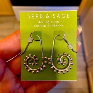 😀Unique Sterling Silver Earrings🌹